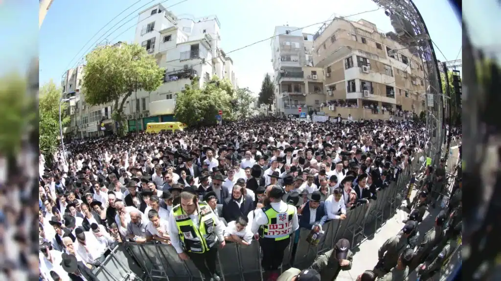מתנדבי הצלה באבטחת הלווית הרב מזוז