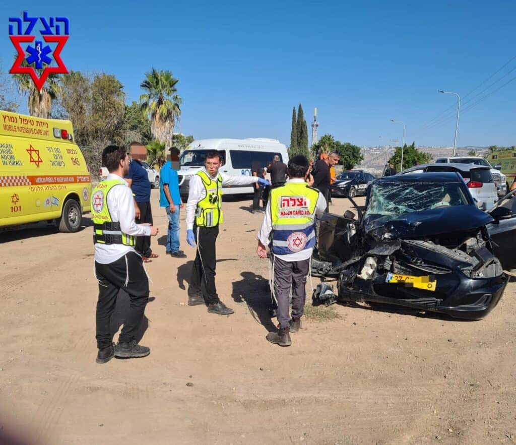 מתנדבי הצלה בפעילות הצלת חיים