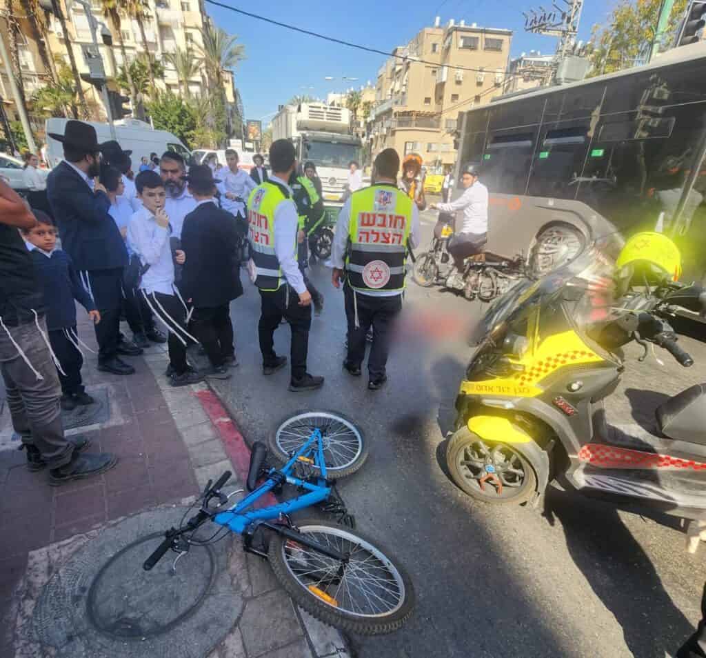 מתנדבי הצלה בזירת התאונה