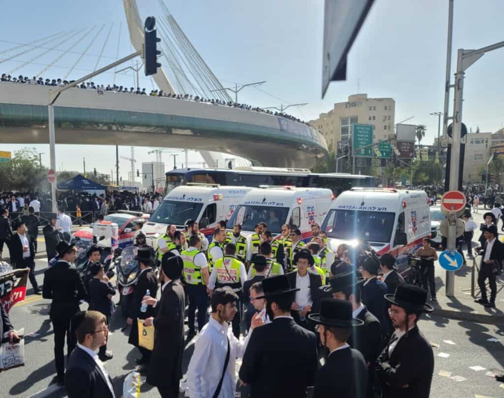 מתנדבי הצלה מאבטחים -עצרת המיליון זעקת התורה