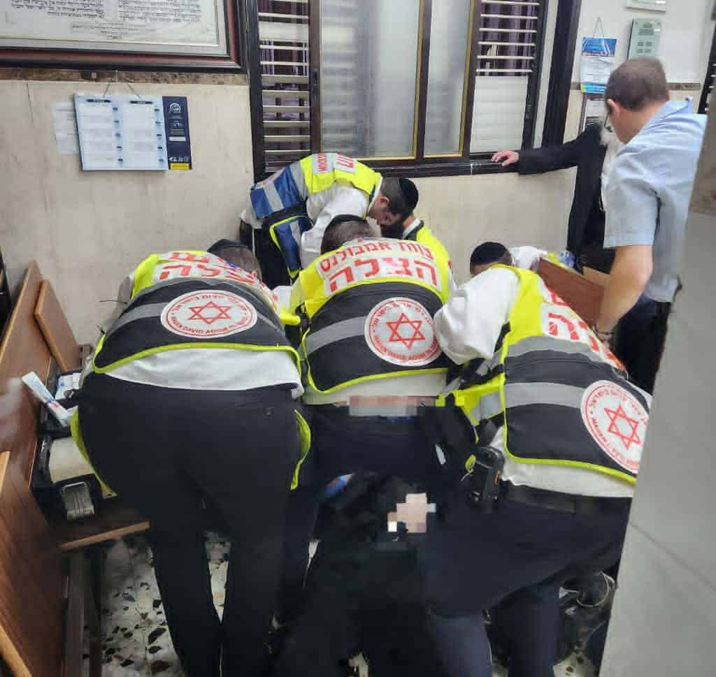 כונני הצלה בהחייאה מוצלחת על בן 70 בבית כנסת