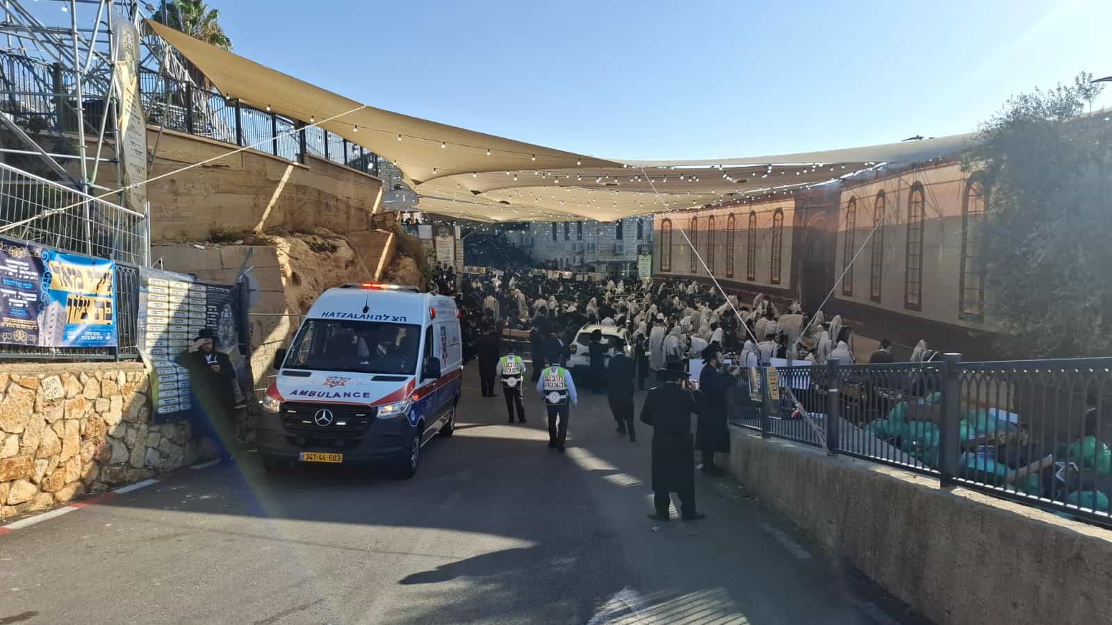 מתנדבי הצלה מאבטחים ומעניקים טיפול רפואי במירון