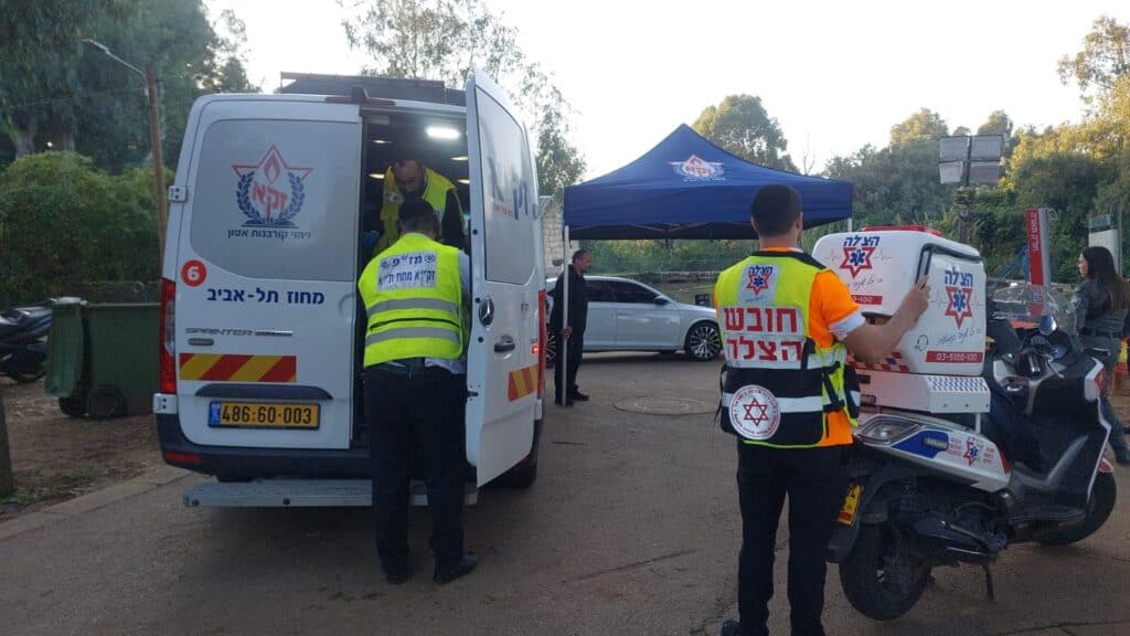 מתנדבי הצלה במהלך חיפושים אחר הנעדר מבני ברק