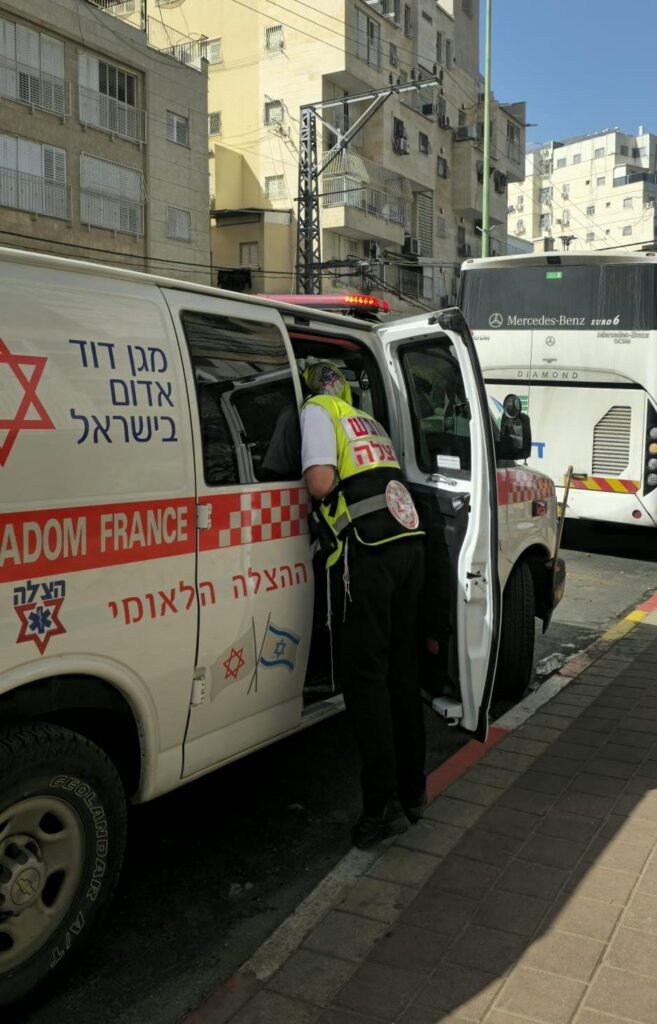 בני ברק: רוכב אופנוע פונה במצב קשה לאחר שנפגע בתאונת דרכים