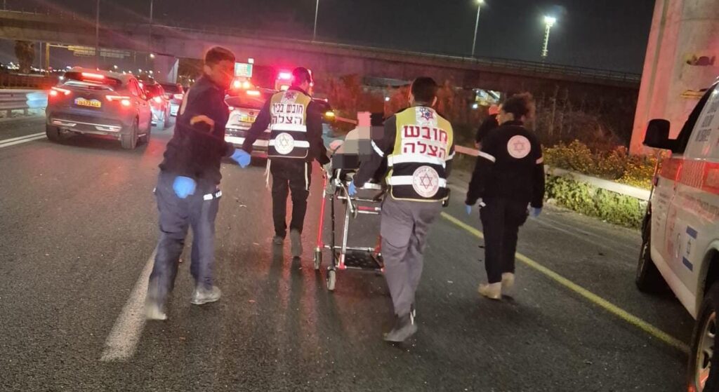 חיפה: נהגת רכב פונתה במצב בינוני לאחר שנפגעה בתאונת דרכים