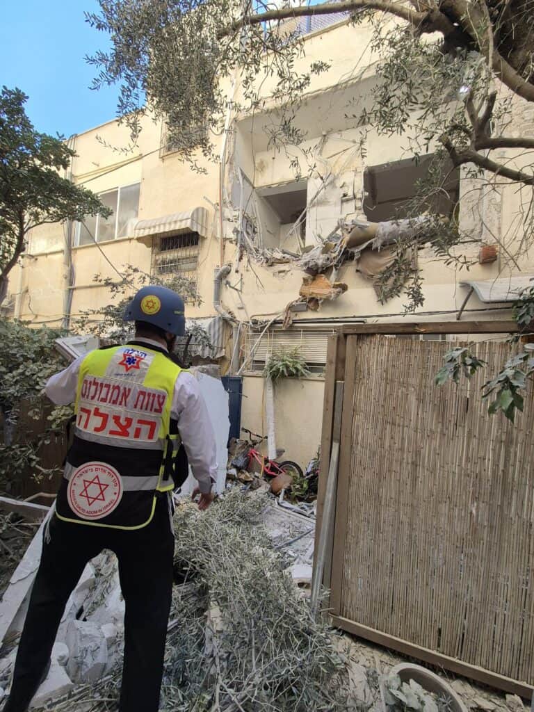 פגיעת רסיס במרכז הארץ