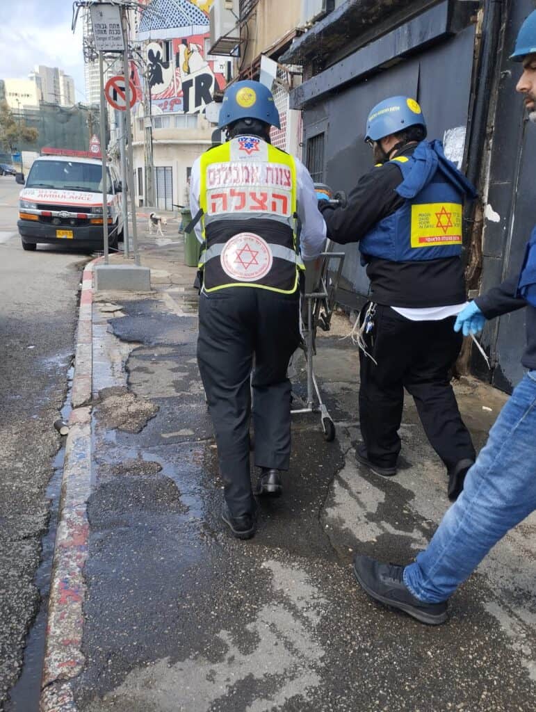 בהמשך לפגיעות במרכז הארץ • עד כה פונה פצוע 1 במצב בינוני, ומספר נפגעים במצב קל