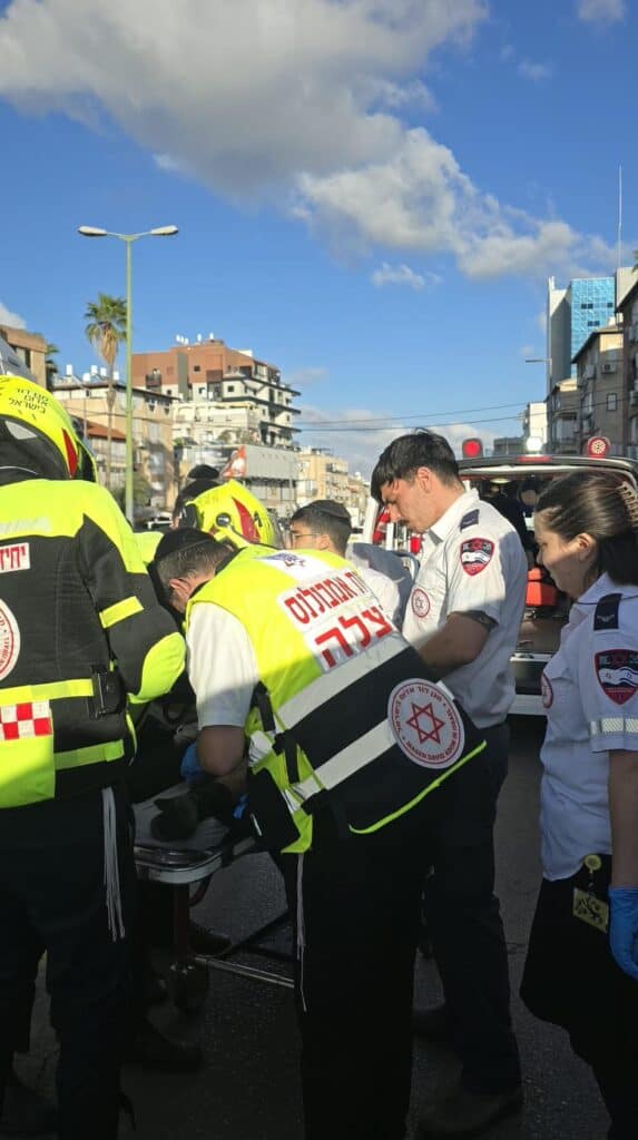 בני ברק: רוכב אופנוע פונה במצב בינוני לאחר שנפגע בתאונת דרכים