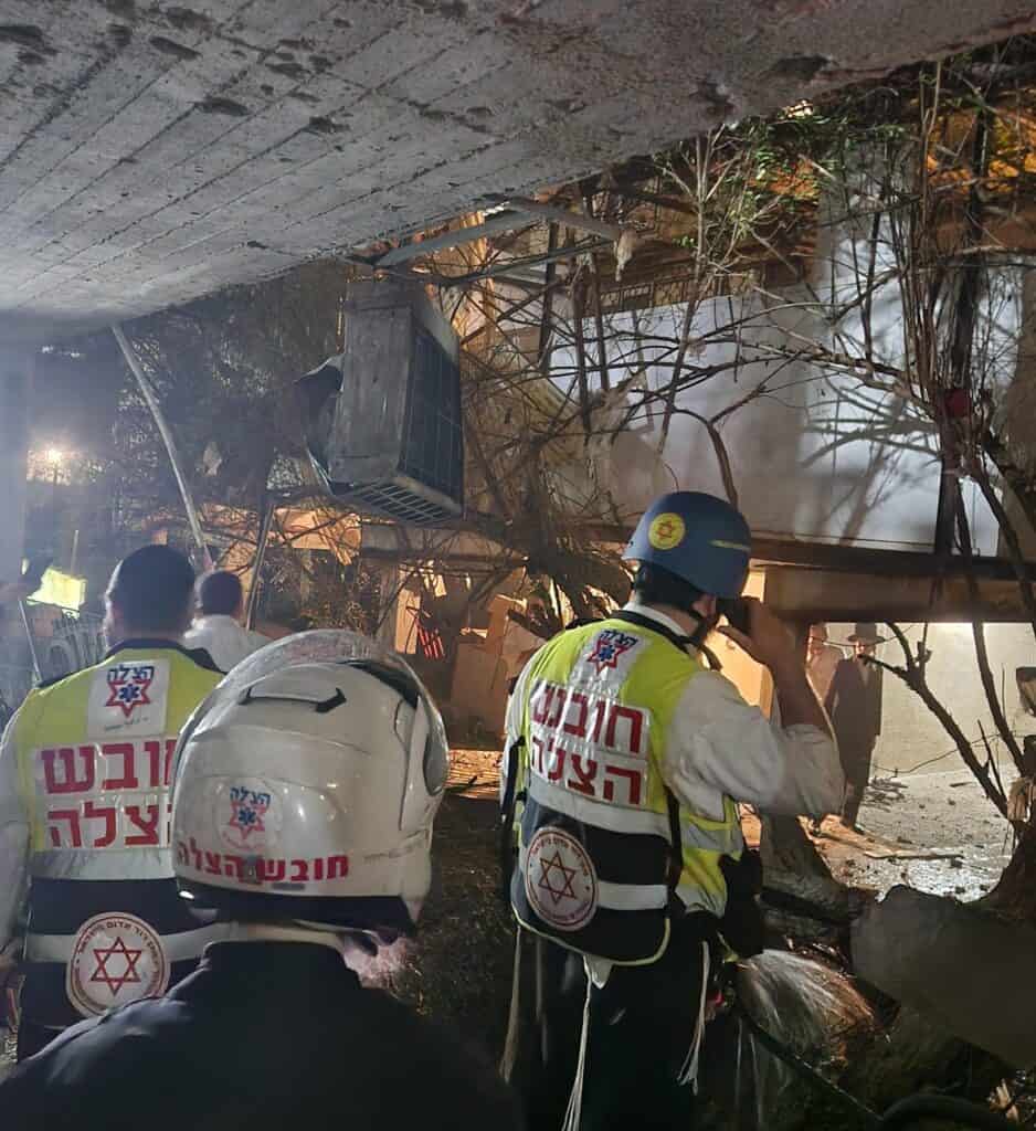 מתנדבי הצלה בזירות הנפילה במרכז הארץ
