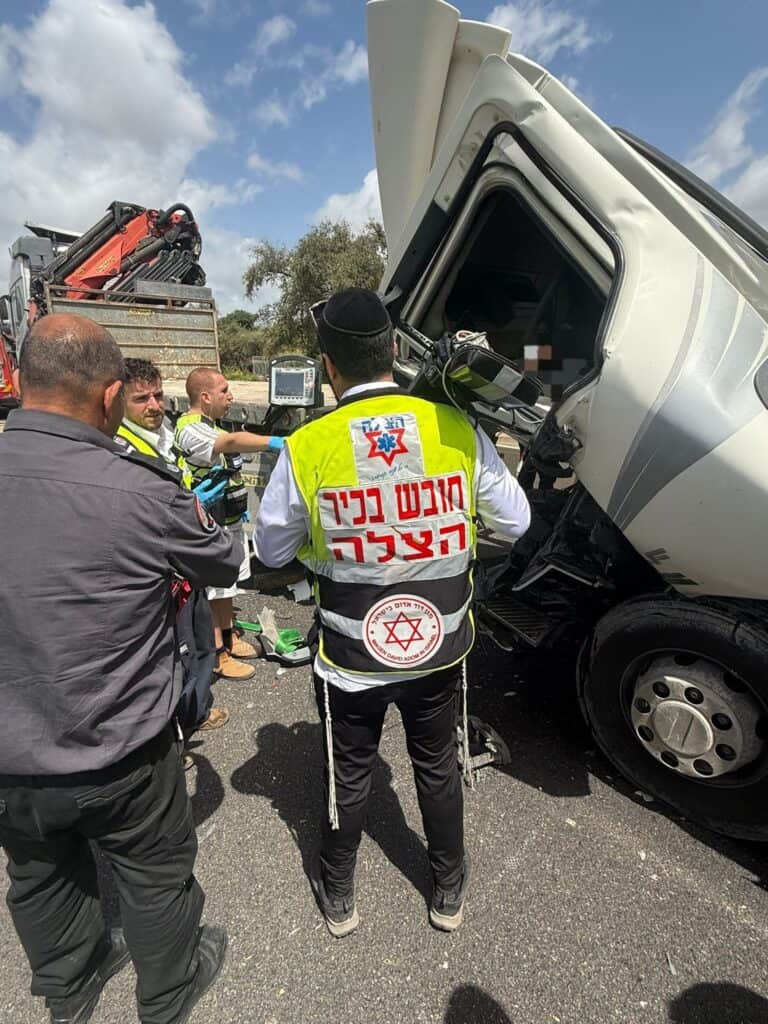 כביש 6: נקבע מותו של נהג משאית לאחר תאונת דרכים