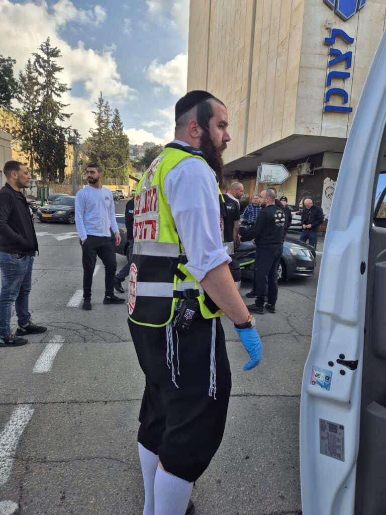 חיפה: רוכב אופנוע פונה במצב בינוני לאחר שנפגע בתאונת דרכים