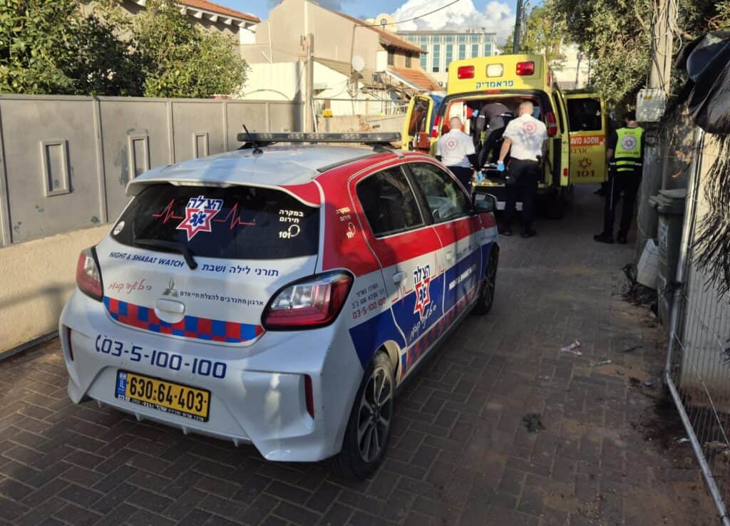 רעננה: גבר פונה עם דופק לאחר שנחנק באמצע אכילה והתמוטט