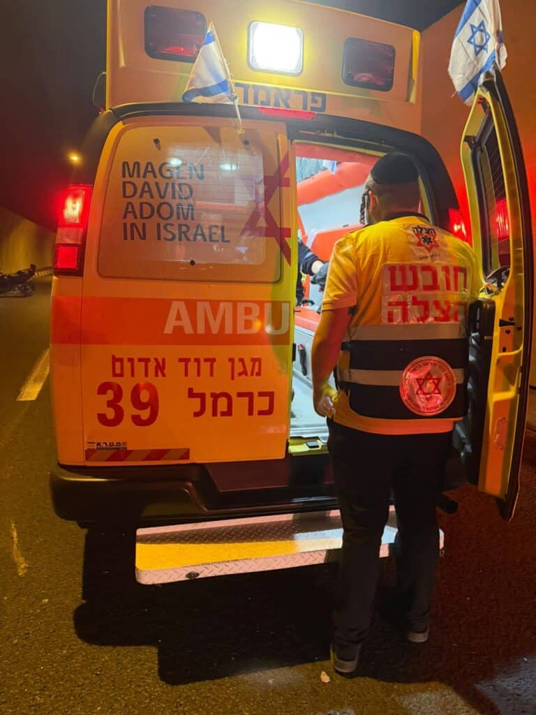 מנהרות הכרמל: רוכב אופנוע פונה במצב בינוני לאחר שנפגע בתאונת דרכים