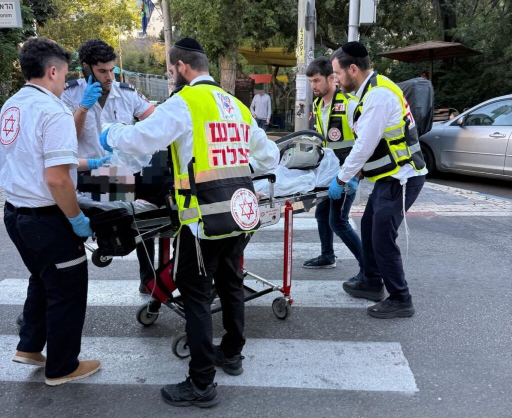 רמת גן: בת 71 פונתה עם דופק לאחר שהתמוטטה במאפייה