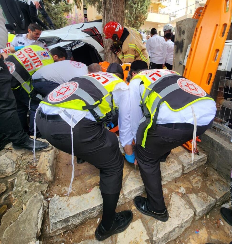בני ברק: שני נפגעים פונו במצב בינוני לאחר תאונת דרכים