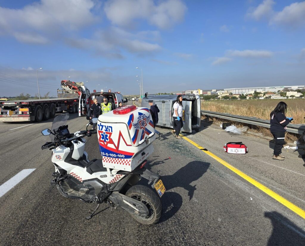 כביש 3: שמונה נפגעים פונו במצב בינוני וקל לאחר שנפגעו בתאונת דרכים