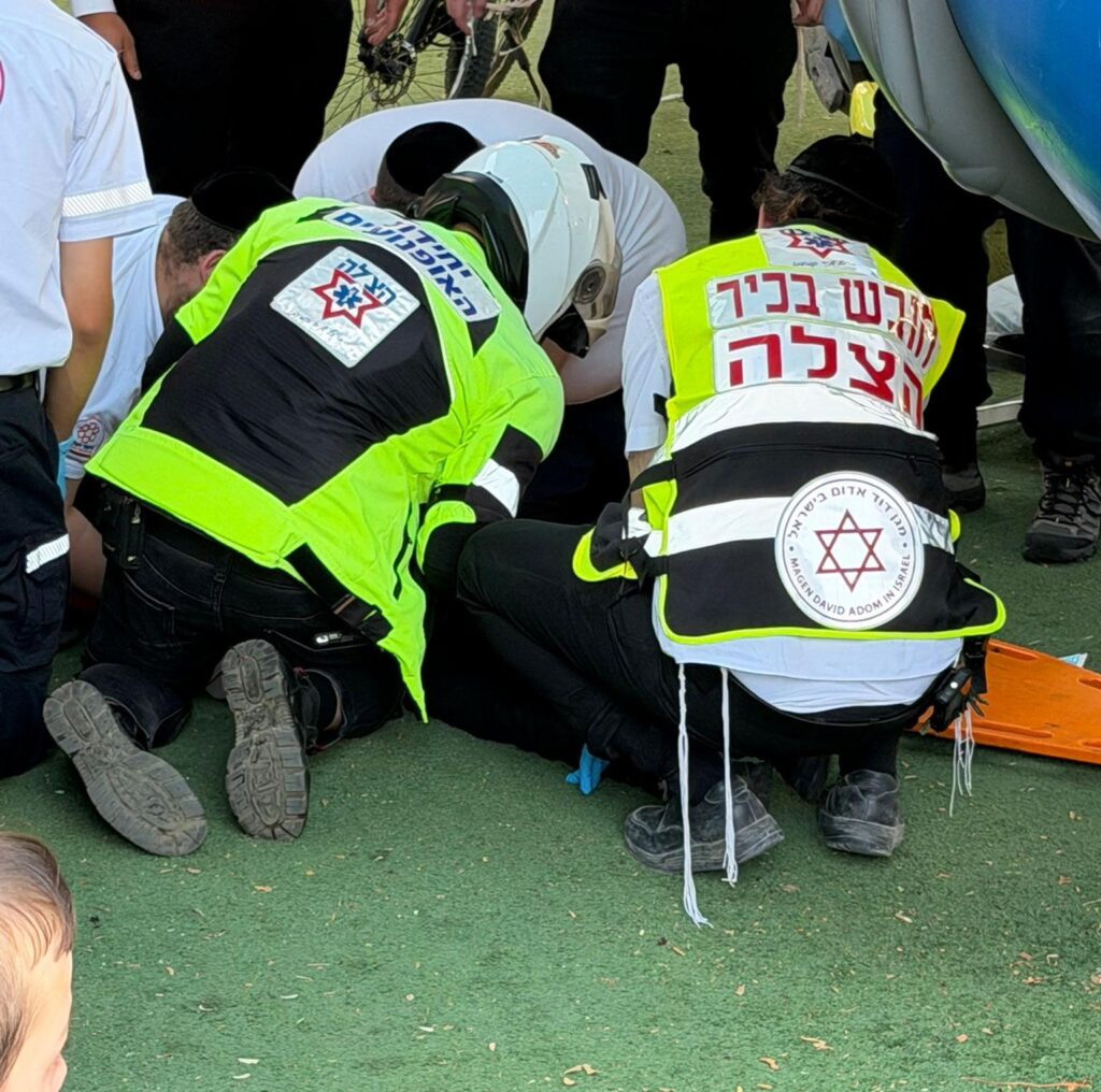 בני ברק: ילד בן 8 פונה במצב בינוני לאחר שנפל מגובה בגינת משחקים