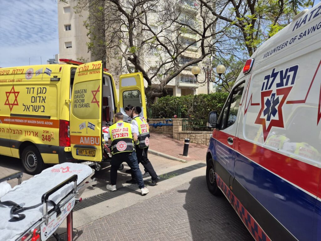 גבעתיים: גבר כבן 70 פונה במצב קשה לאחר שנחבל בחניון
