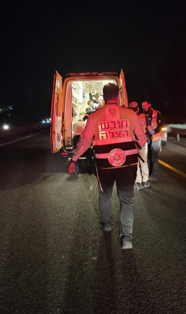 כביש 77: הולך רגל פונה במצב קשה לאחר שנפגע מרכב