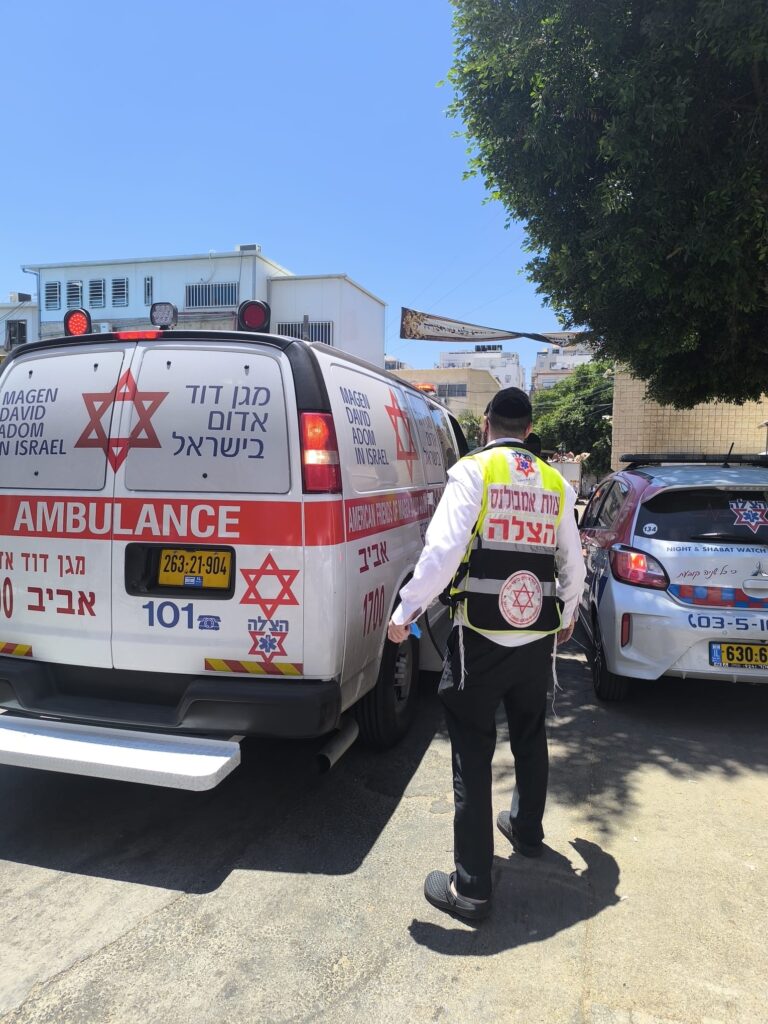 בני ברק: פועל פונה במצב בינוני לאחר שנפגע בתאונת עבודה