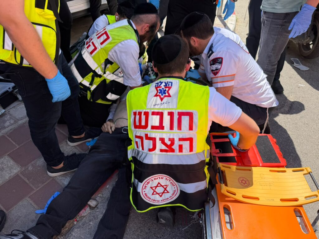 בני ברק: בן 60 פונה תוך כדי החייאה לאחר שהתמוטט ברחוב