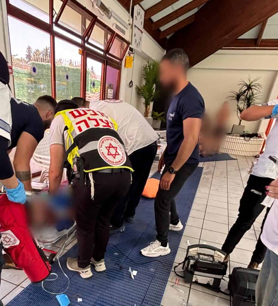 קרית אתא: גבר בן 68 פונה עם דופק בתום פעולות החייאה לאחר שהתמוטט בקאנטרי