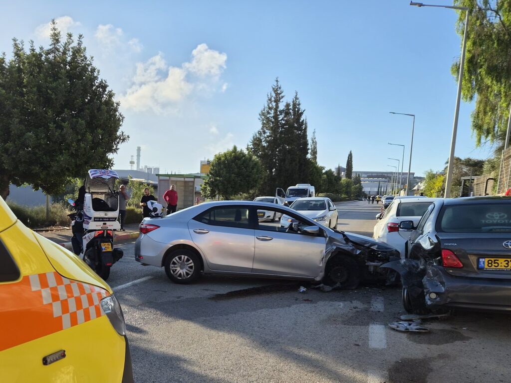 איזור תעשייה אלון תבור: גבר פונה תוך כדי החייאה לאחר שהתמוטט במהלך נהיגה