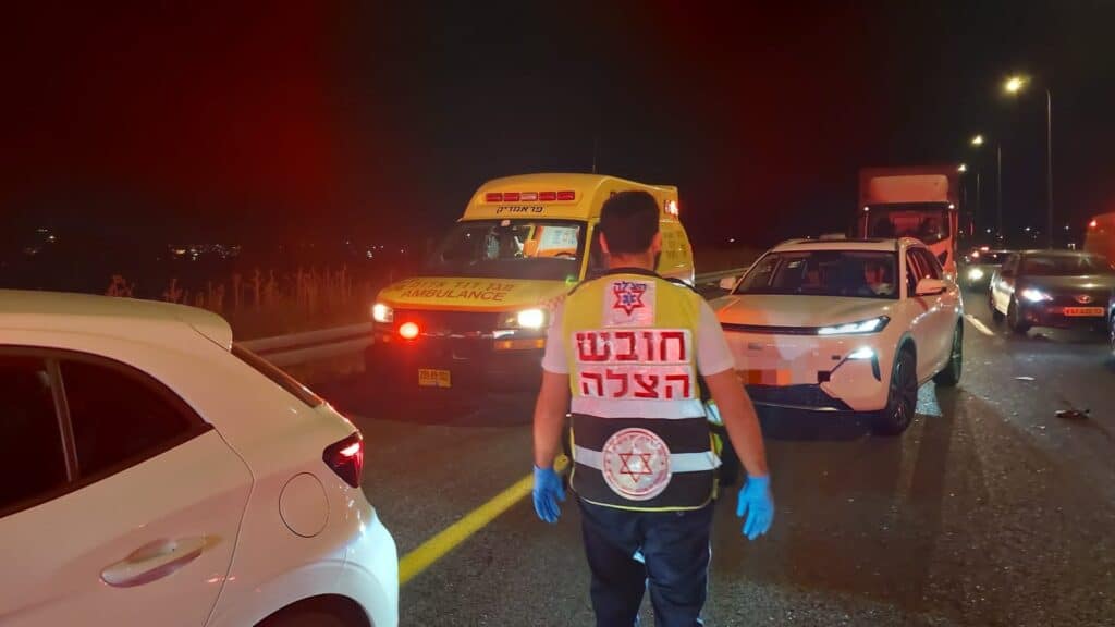 כביש 772: שני נפגעים פונו במצב בינוני לאחר שנפגעו בתאונת דרכים