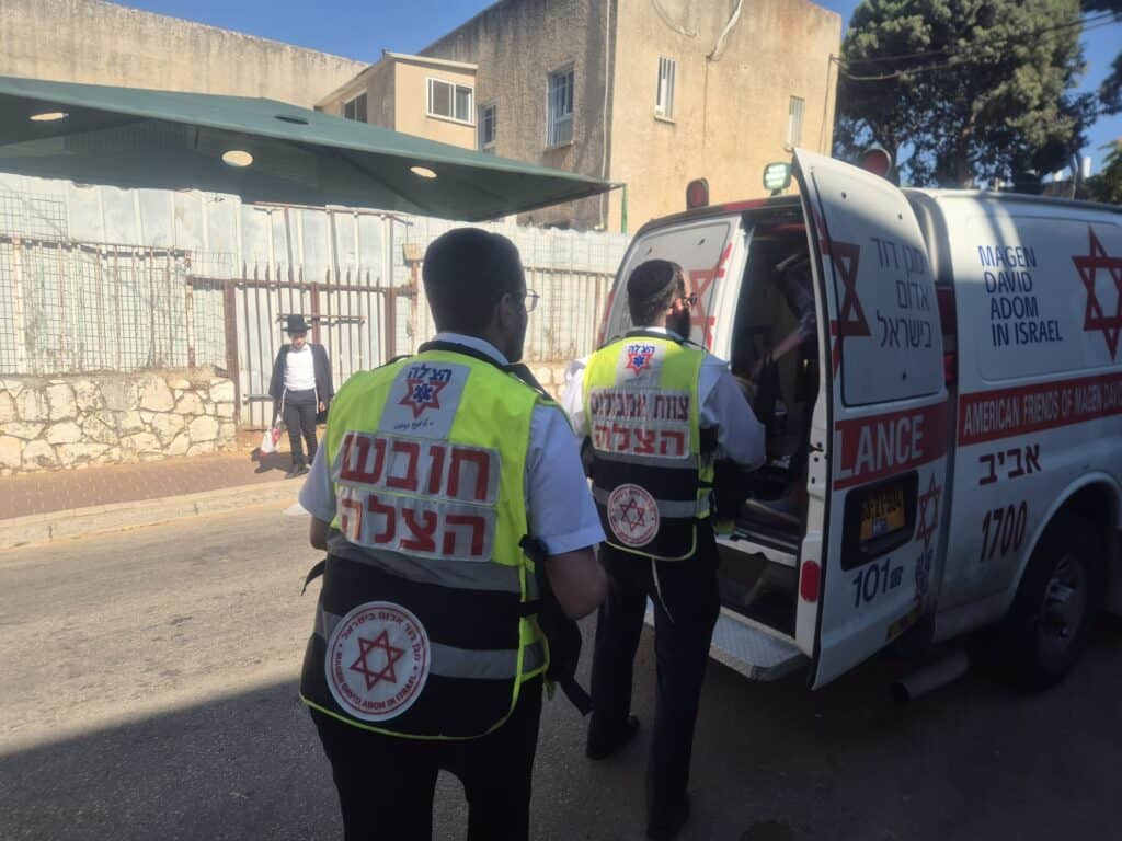 בני ברק: פעוטה בת חצי שנה פונתה במצב בינוני לאחר שנפגעה מחפץ שנפל עליה