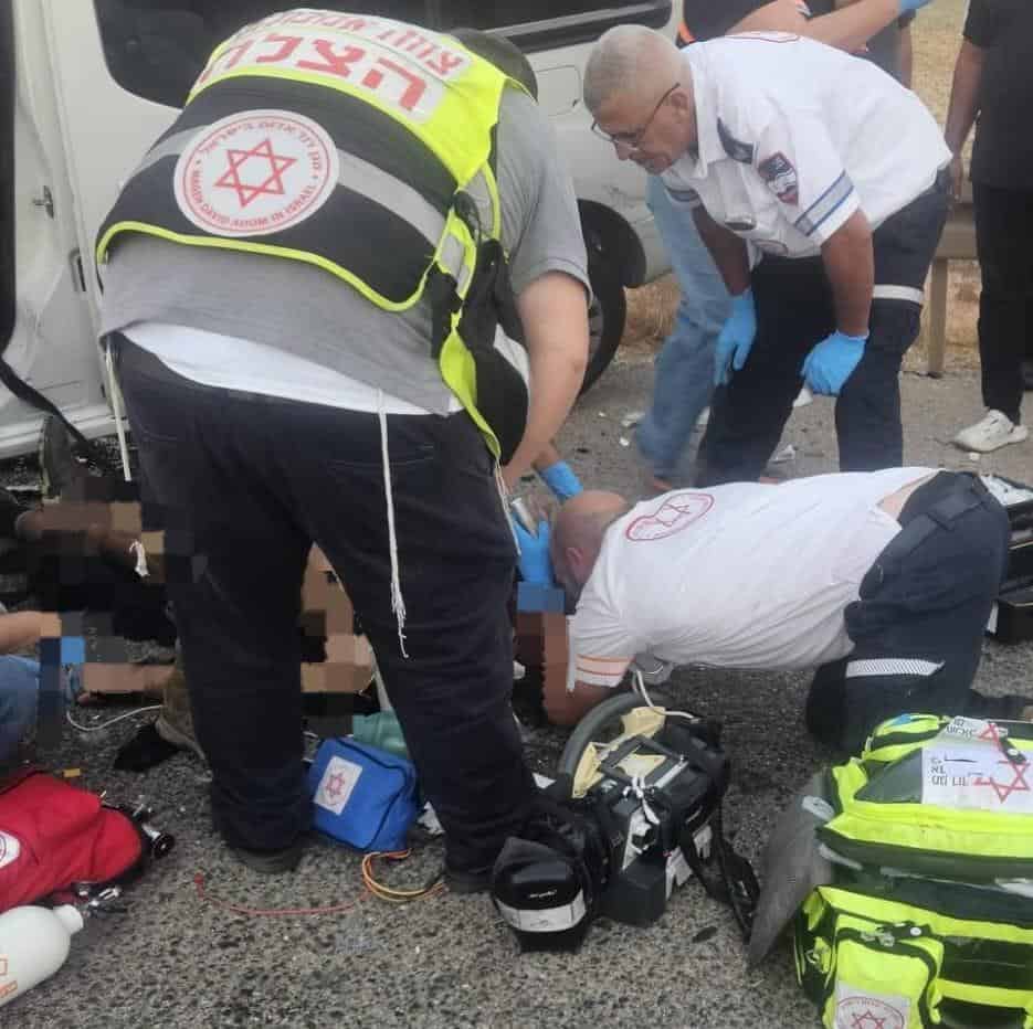 כביש 716: שני נפגעים פונו במצב קשה ובינוני לאחר שנפגעו בתאונת דרכים