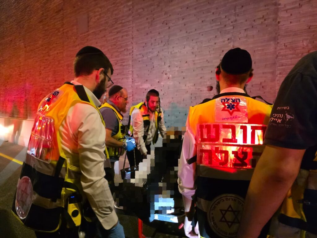 כביש 20: נהגת רכב פונתה במצב בינוני לאחר שנפגעה בתאונת דרכים