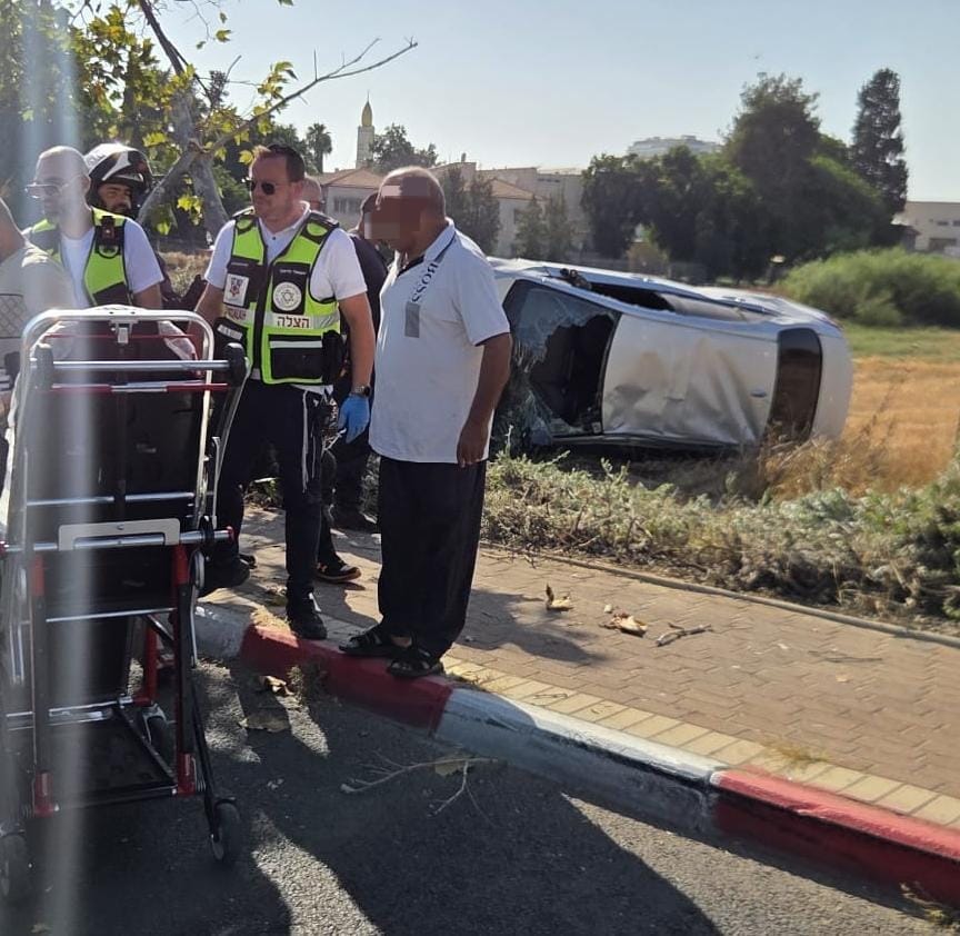 צומת גינתון: אשה פונתה במצב בינוני לאחר תאונת דרכים