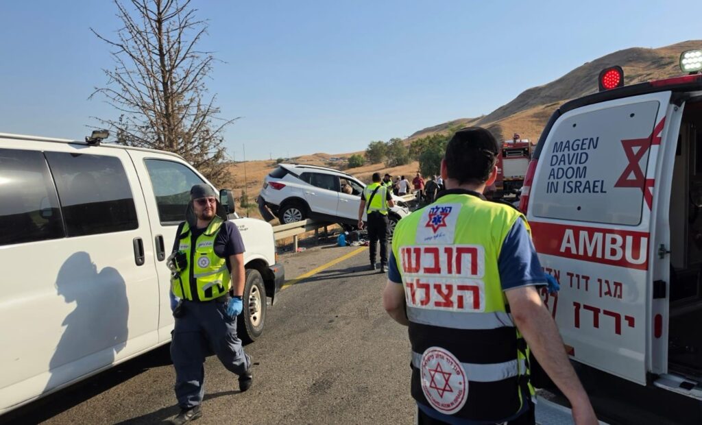 כביש 90: שבעה נפגעים פונו במצבי פציעה שונים לאחר תאונת דרכים
