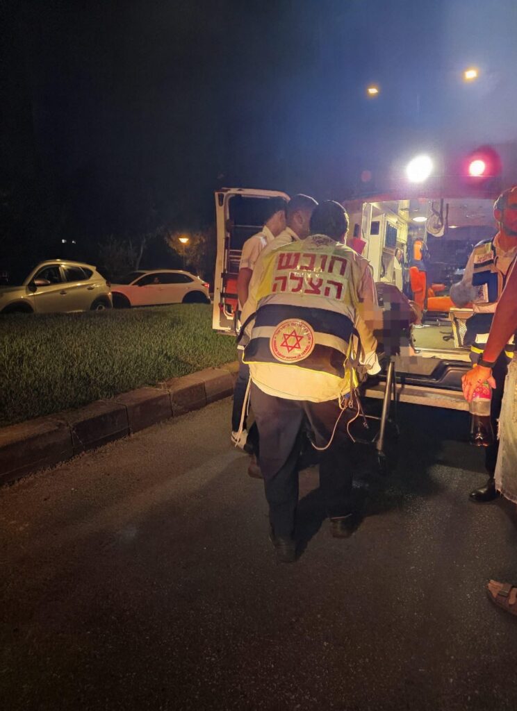 קרית אתא: שלושה נפגעים פונו במצב בינוני וקל לאחר תאונת דרכים