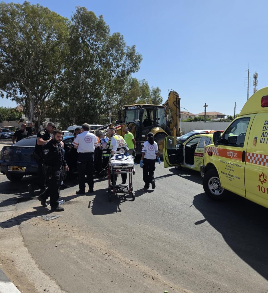לוד: שני נפגעים פונו במצב בינוני וקל לאחר תאונת דרכים