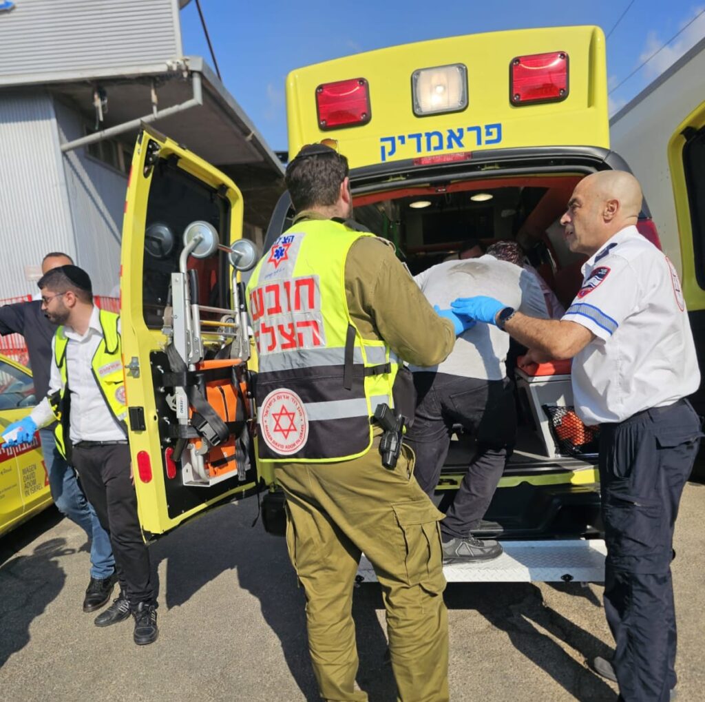 בני ברק: פועל פונה במצב בינוני לאחר תאונת עבודה