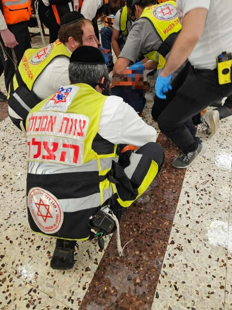 בני ברק: צעיר פונה במצב קשה לאחר שנפל מגובה