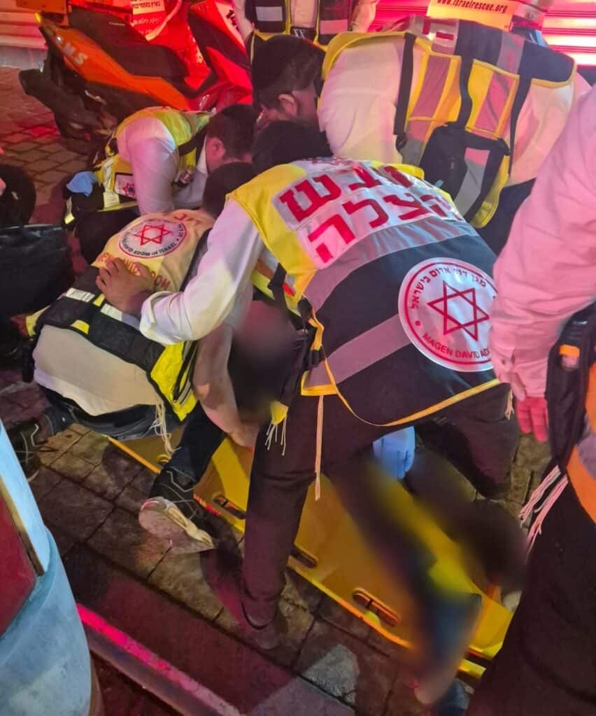 בני ברק: נער הולך רגל פונה במצב בינוני לאחר שנפגע מאופניים חשמליים
