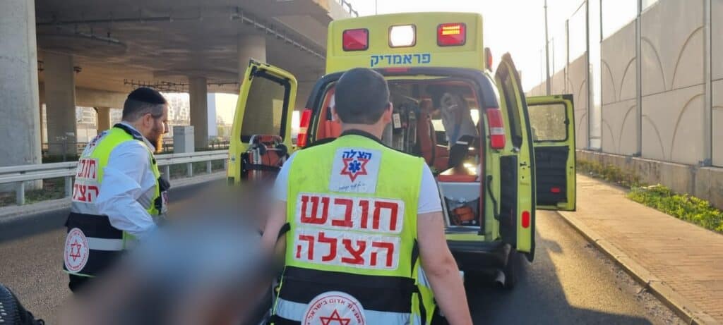 בני ברק: רוכב קורקינט חשמלי פונה במצב בינוני לאחר תאונת דרכים