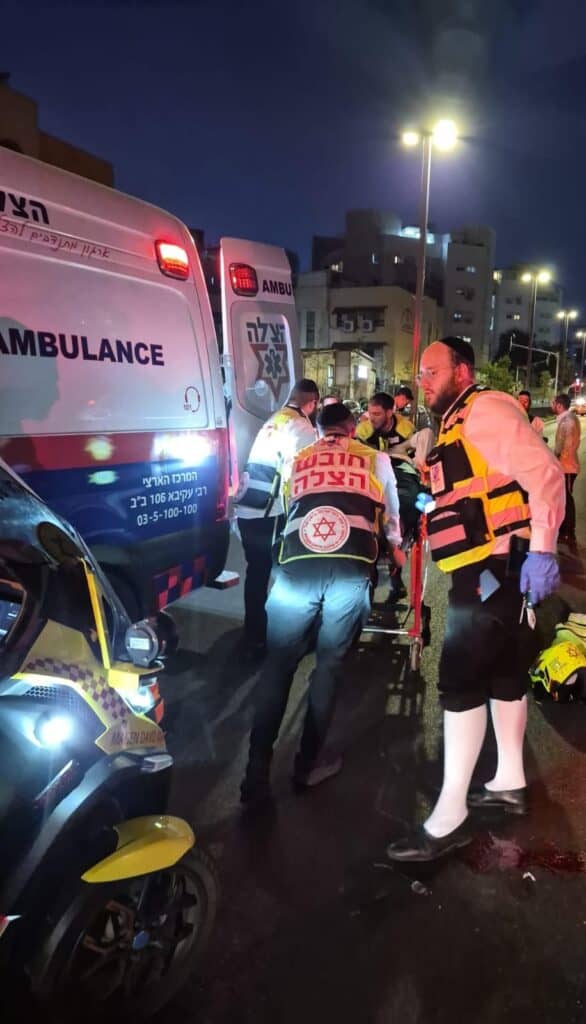 רמת גן: הולך רגל פונה במצב בינוני לאחר שנפגע מאופניים חשמליים