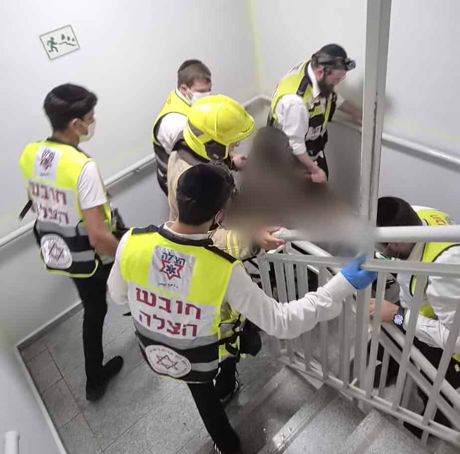 שריפה בבני ברק: 24 נפגעים פונו לבית החולים, בהם 2 במצב קשה ו4 במצב בינוני