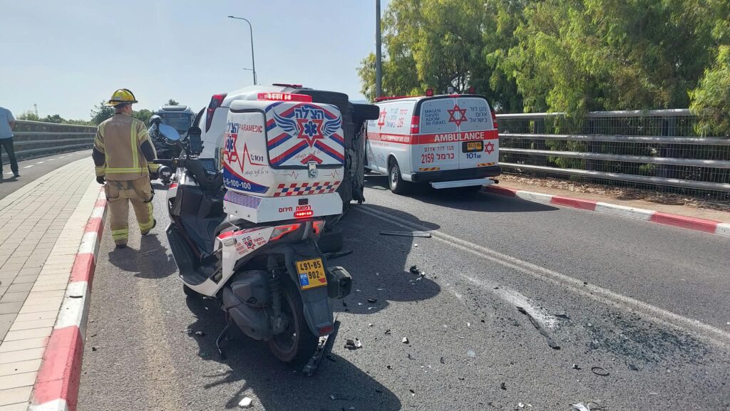 חיפה: שני נפגעים פונו במצב קשה ובינוני לאחר שנפגעו בתאונת דרכים